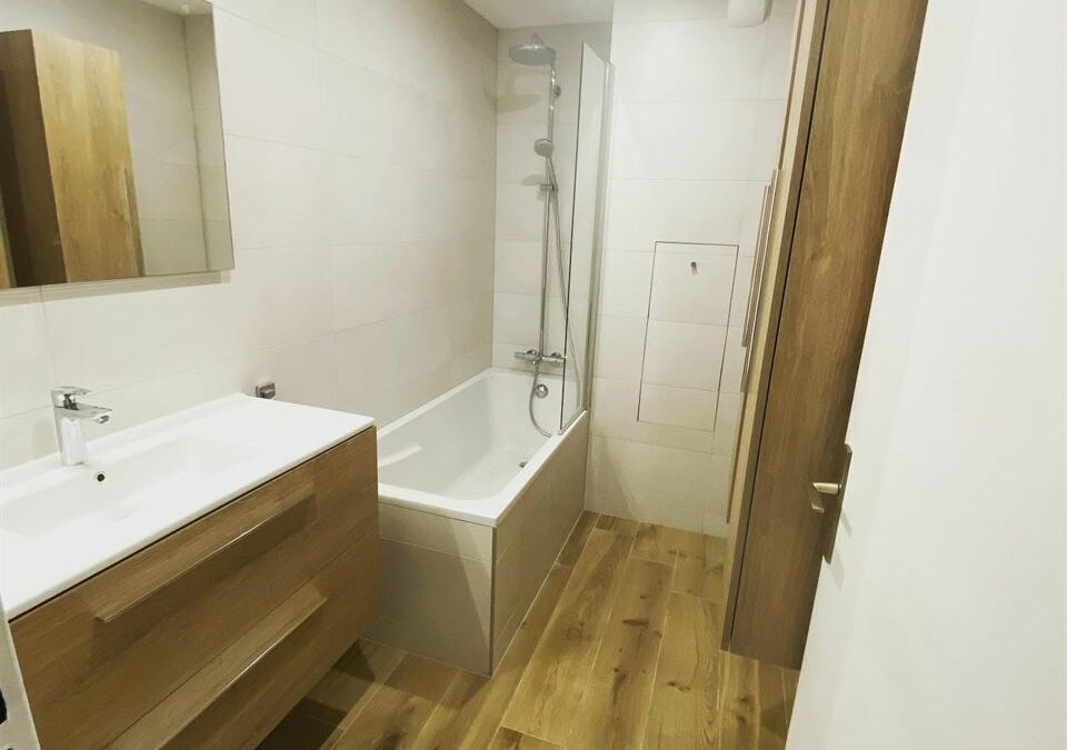 Créez une salle de bain personnalisée dans le Bas-Rhin : designs uniques et installations clé en main !